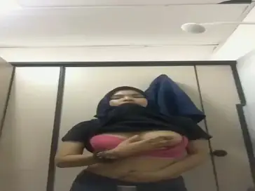 Jilbab Pulang Kuliah Tidak Bisa Tahan Lagi, Langsung Colmek Sebelum Ganti Baju